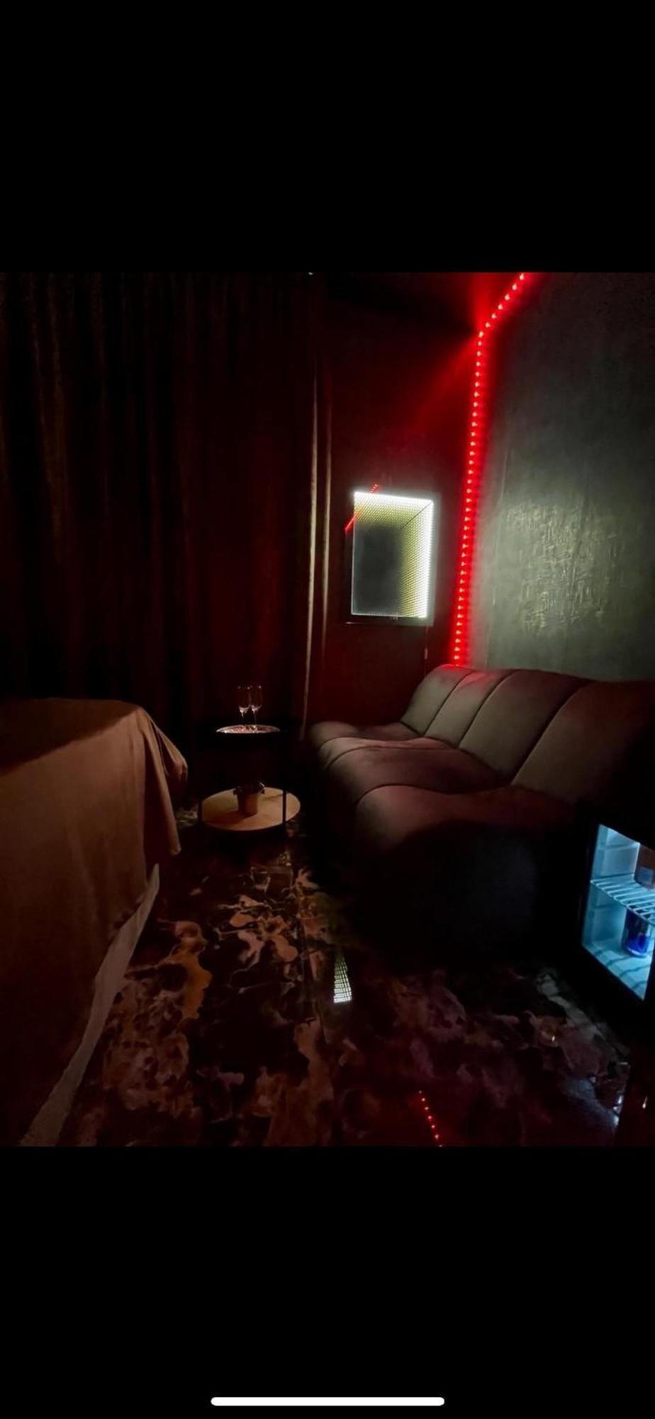 Love Room Бухарест Екстер'єр фото