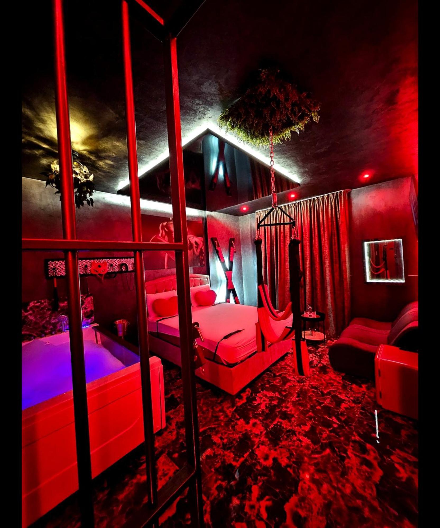 Love Room Бухарест Екстер'єр фото